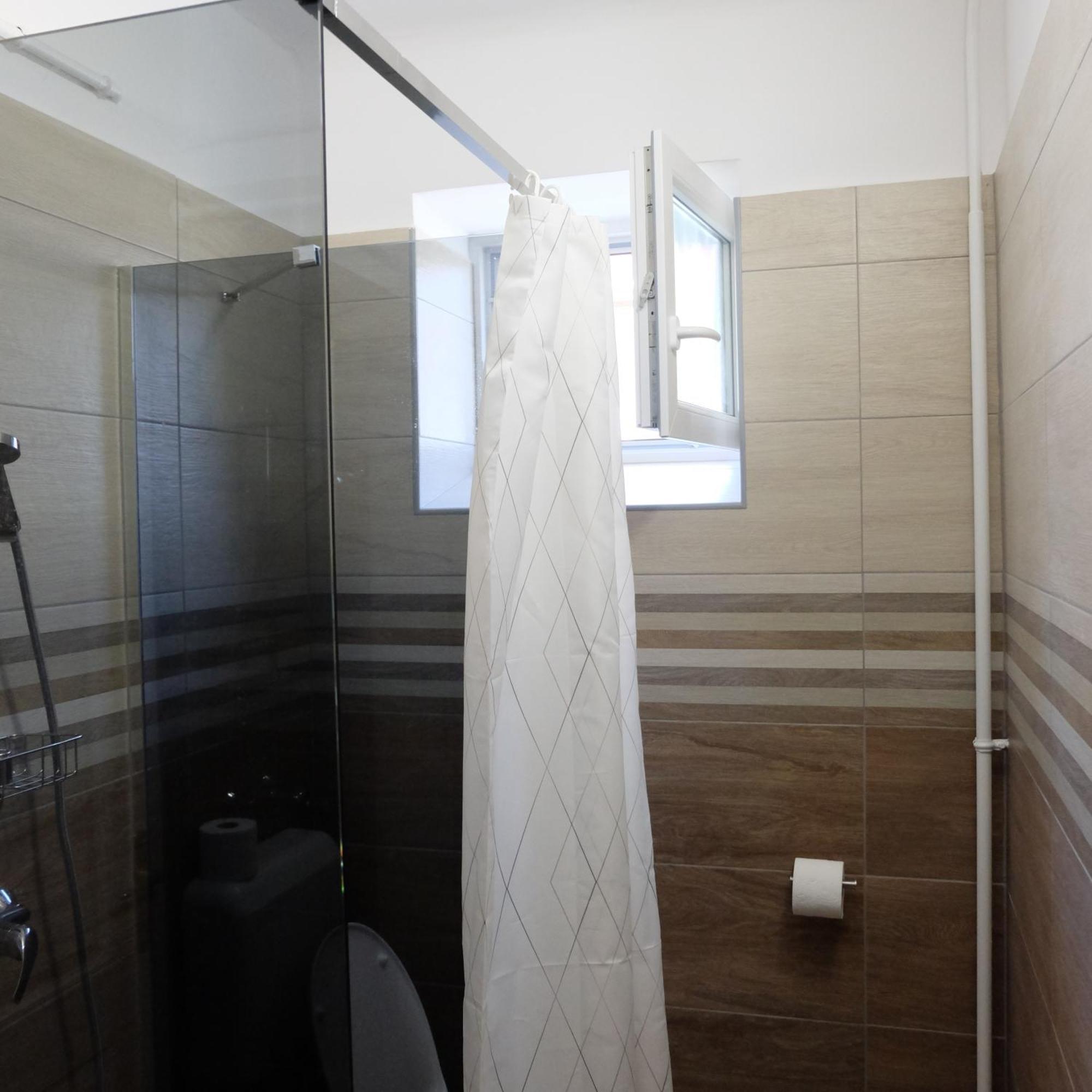 Petoefi Vendeghaz Hotel Eger Bagian luar foto