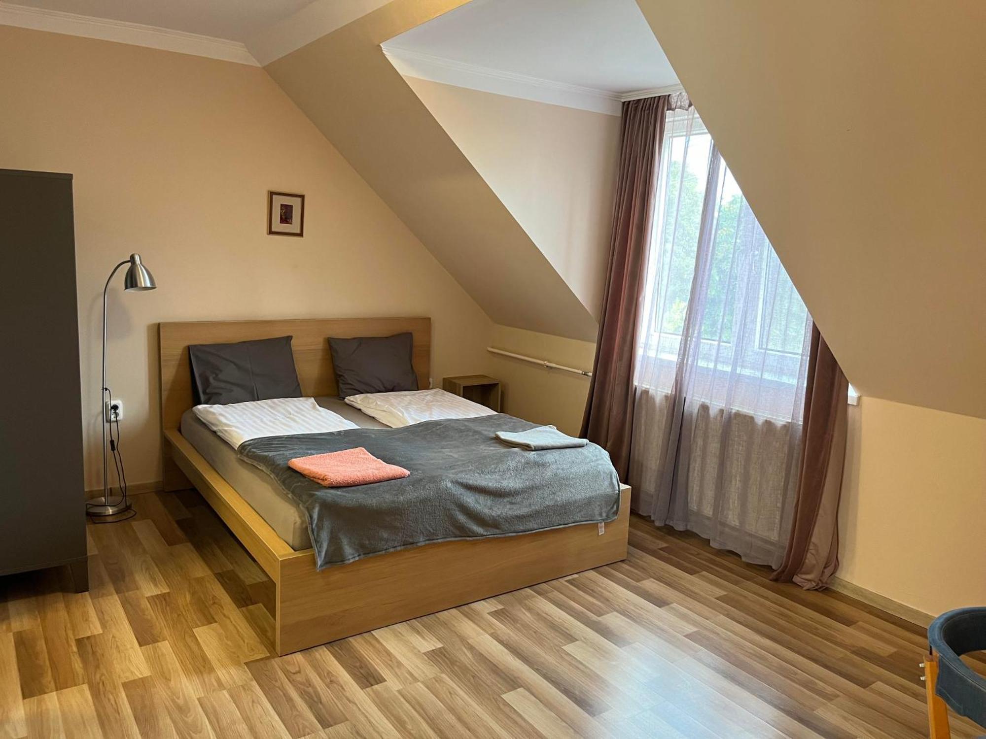 Petoefi Vendeghaz Hotel Eger Bagian luar foto