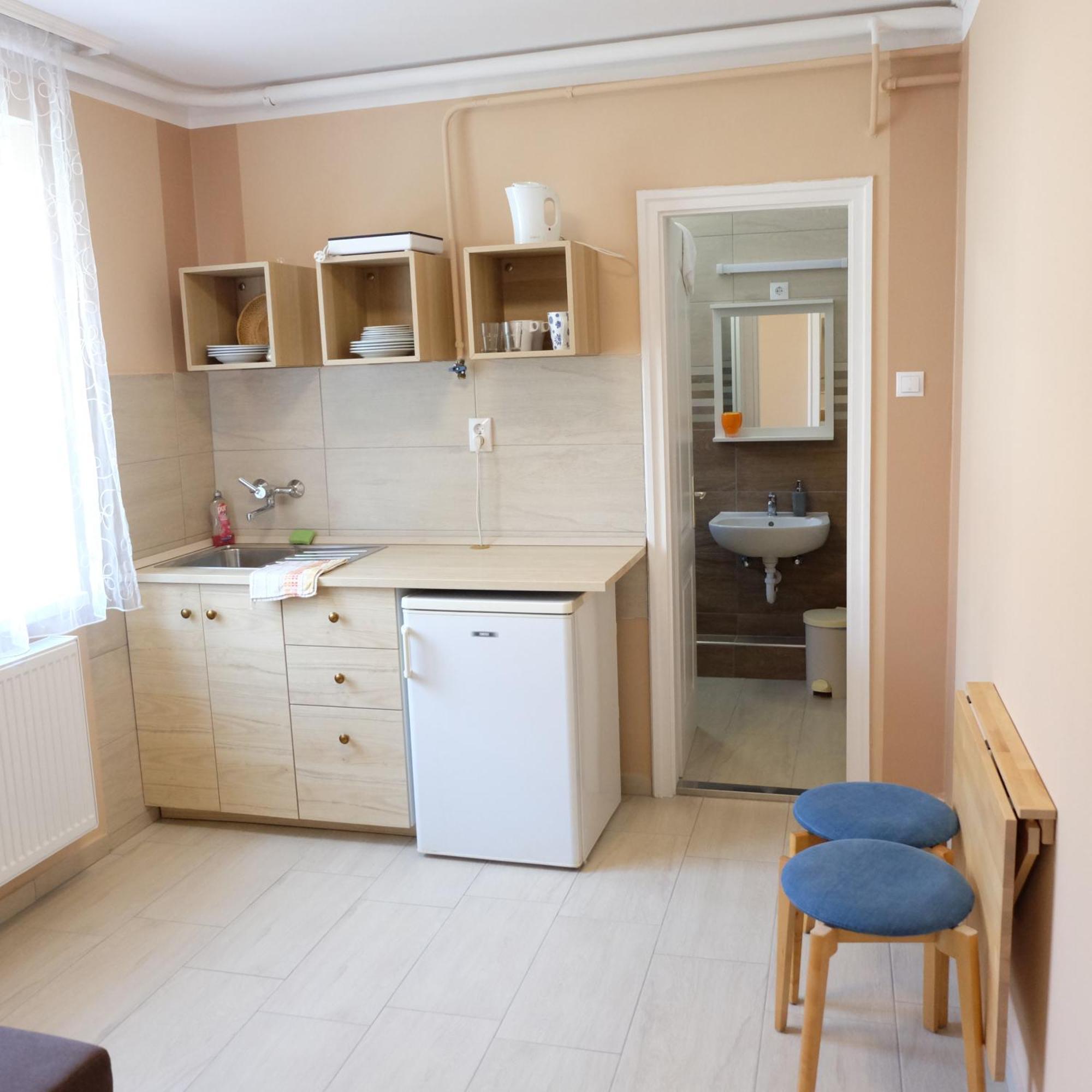 Petoefi Vendeghaz Hotel Eger Bagian luar foto