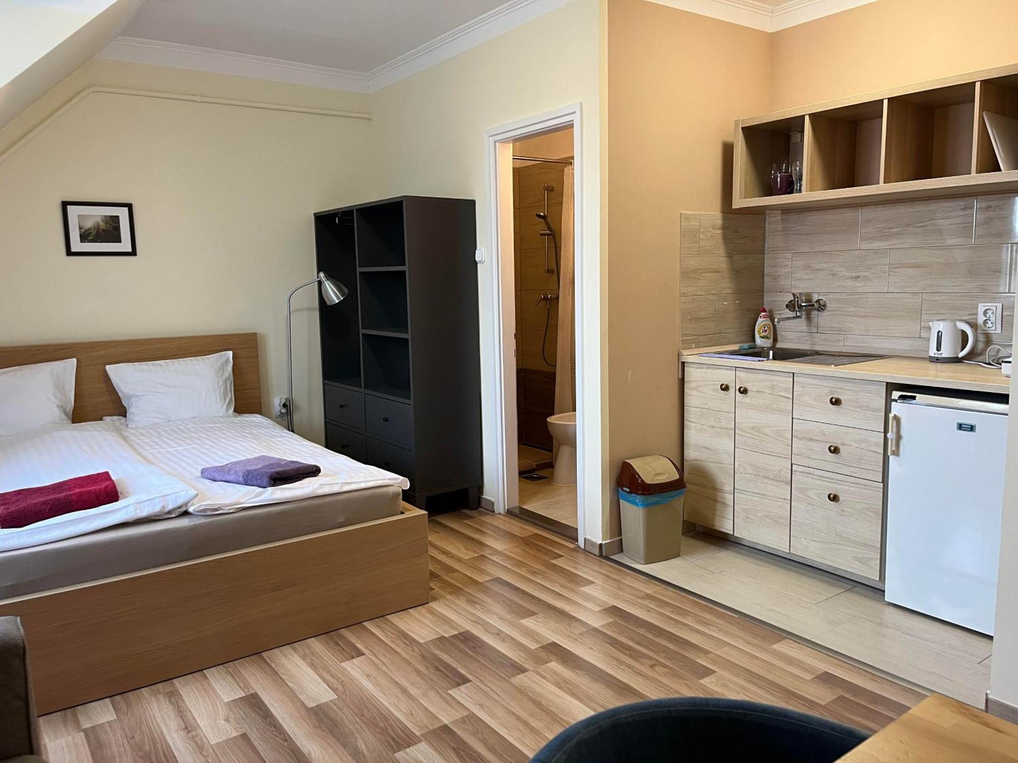 Petoefi Vendeghaz Hotel Eger Bagian luar foto