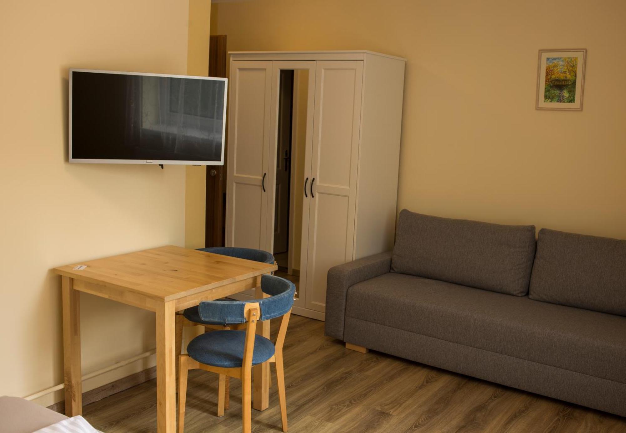 Petoefi Vendeghaz Hotel Eger Bagian luar foto