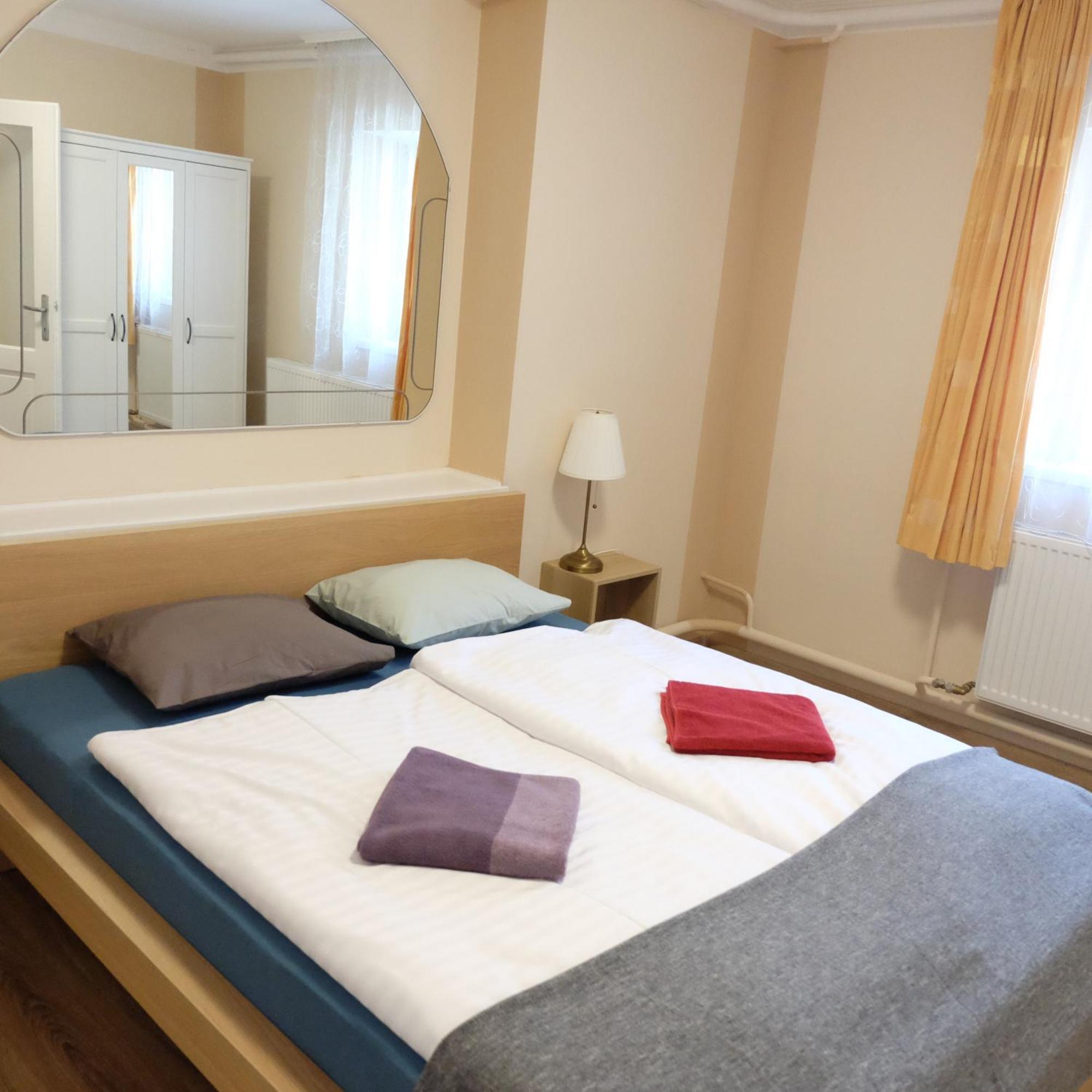 Petoefi Vendeghaz Hotel Eger Bagian luar foto