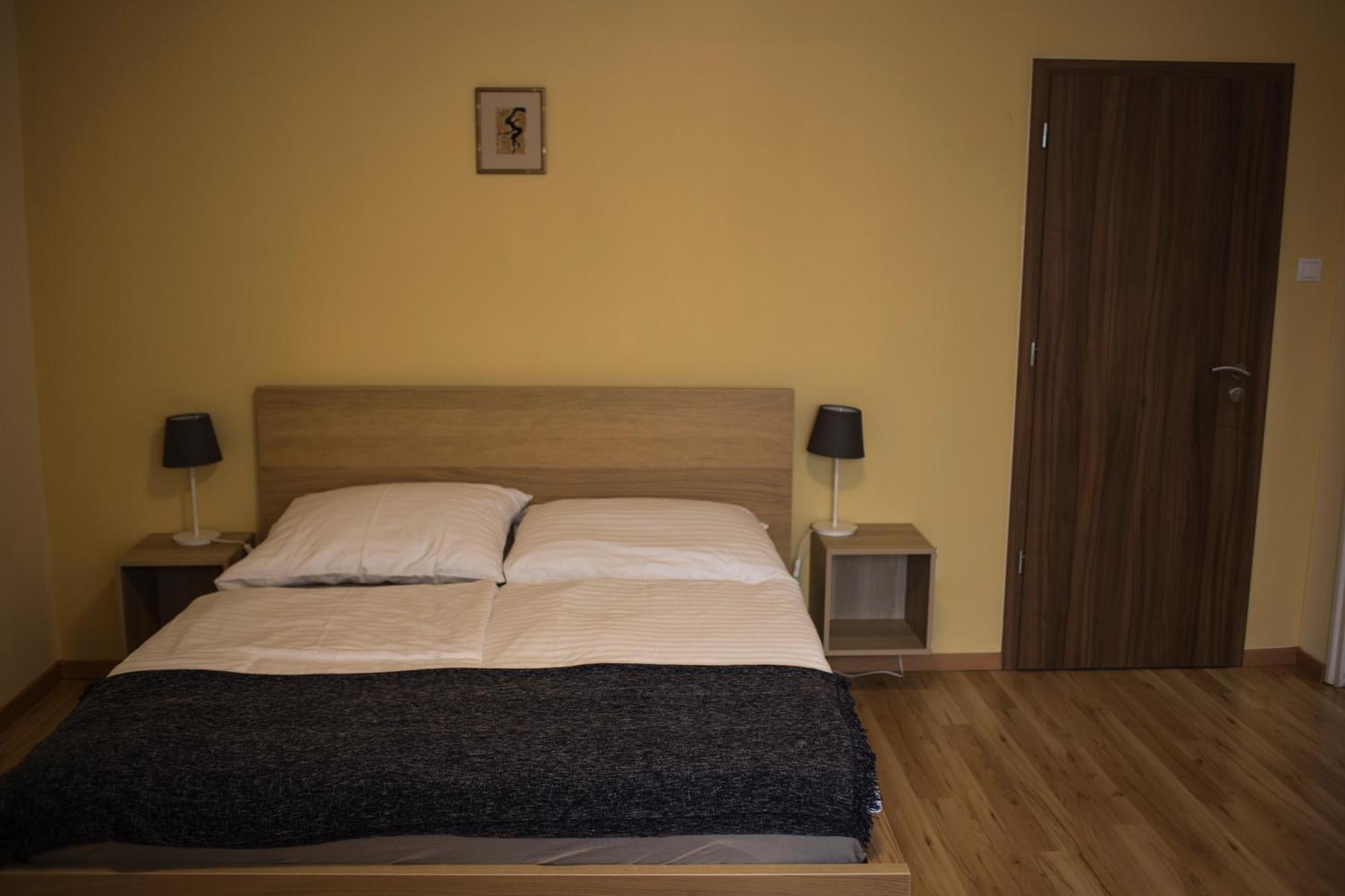 Petoefi Vendeghaz Hotel Eger Bagian luar foto