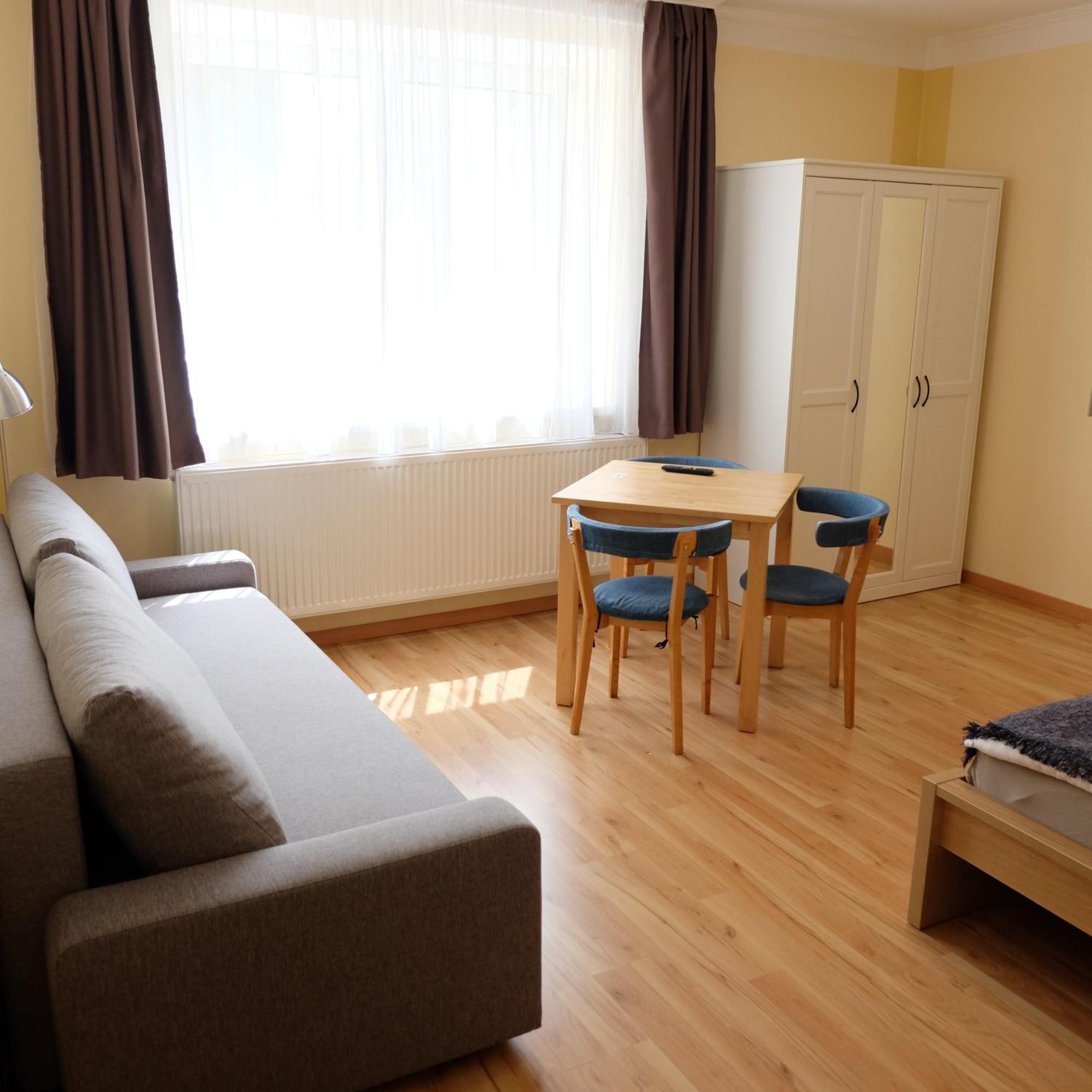 Petoefi Vendeghaz Hotel Eger Bagian luar foto